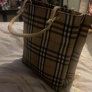 Vintage burberry handbag